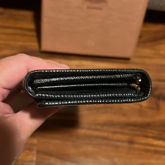 Louis Vuitton Epi Authentic Porte Monnaie Billets Tresor Leather Wallet MI1927